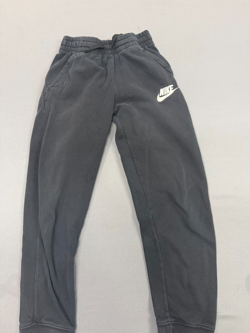 Nike Youth Medium Jogger Sweatpants Black Drawstring Tapered Pocket Athletic